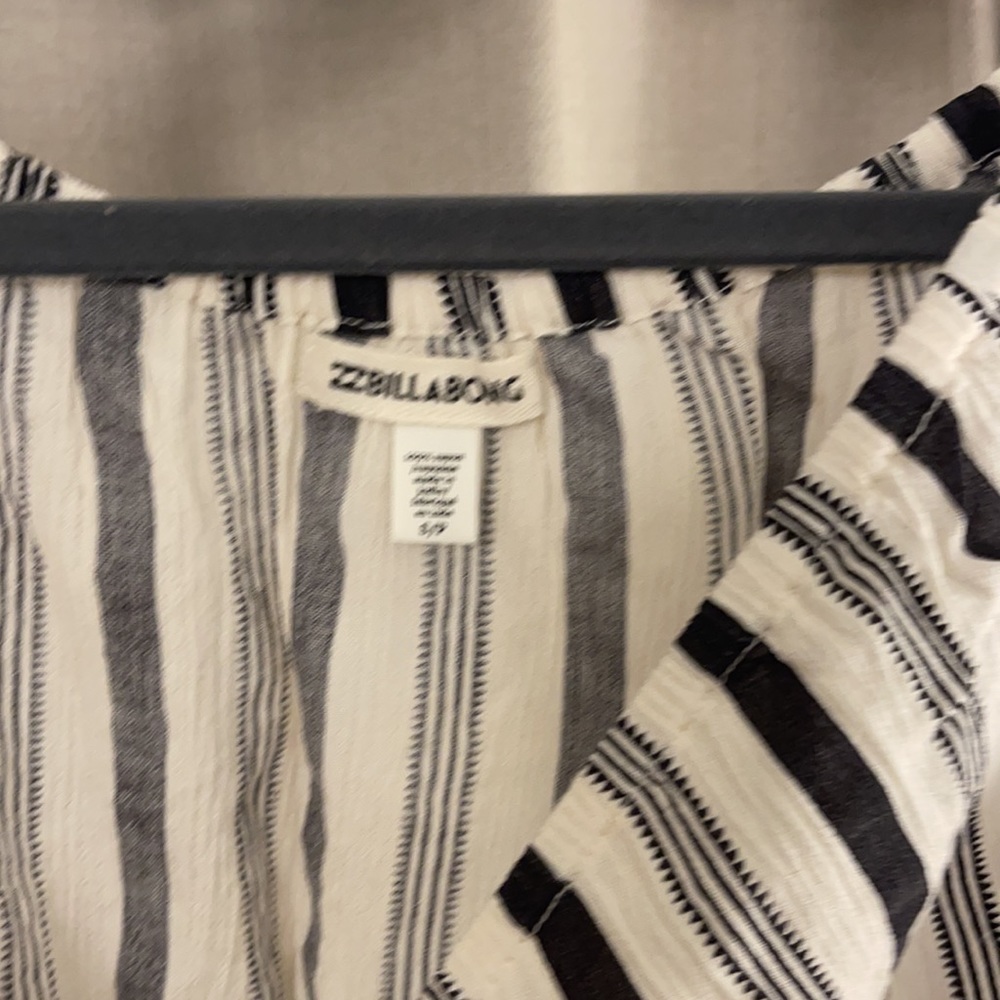 Billabong Top - Picture 2 of 2